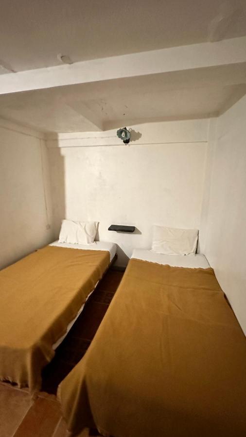 Relax Guest House Patong Esterno foto