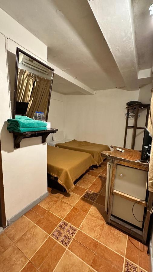 Relax Guest House Patong Esterno foto