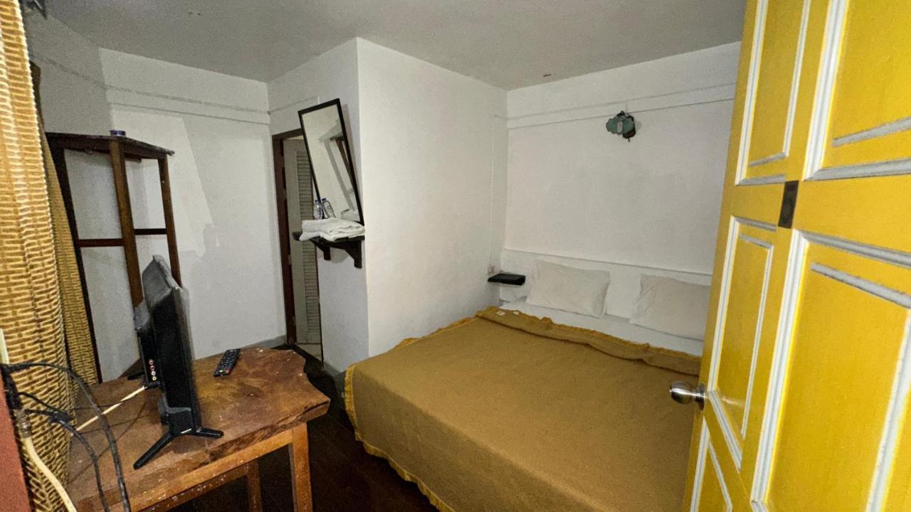 Relax Guest House Patong Esterno foto