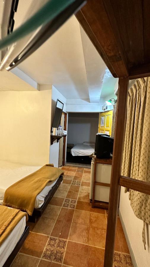 Relax Guest House Patong Esterno foto