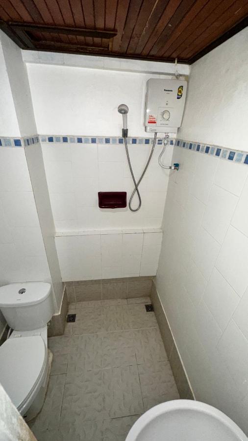 Relax Guest House Patong Esterno foto